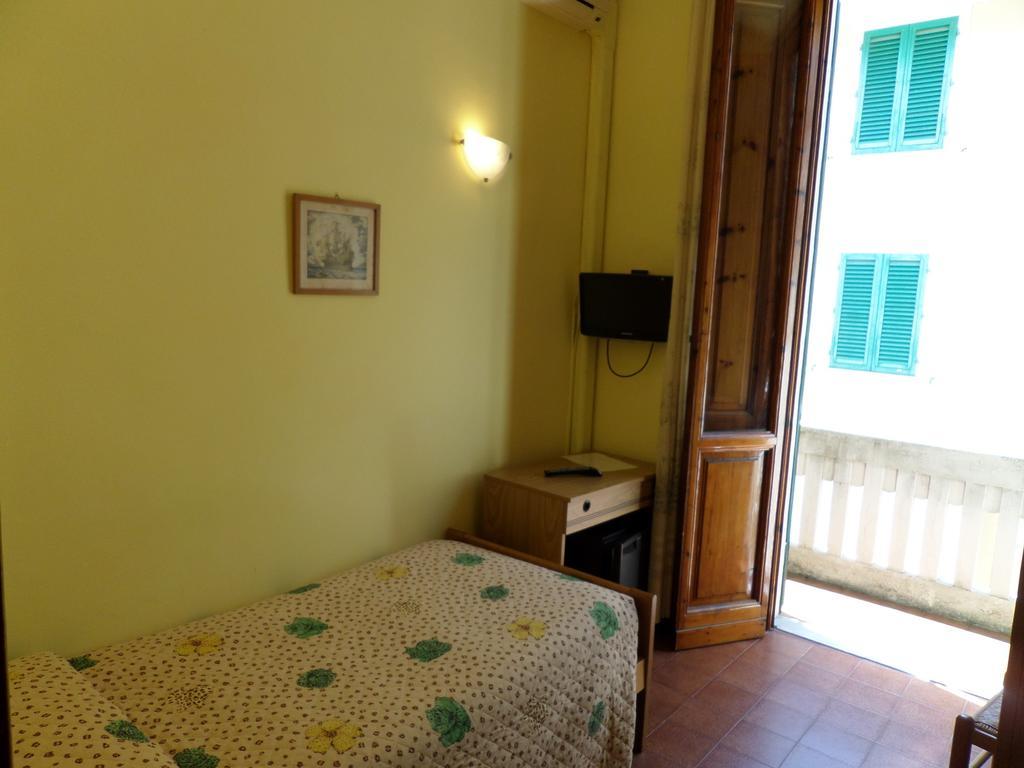 Hotel Delizia Genovese Montecatini Terme Zimmer foto